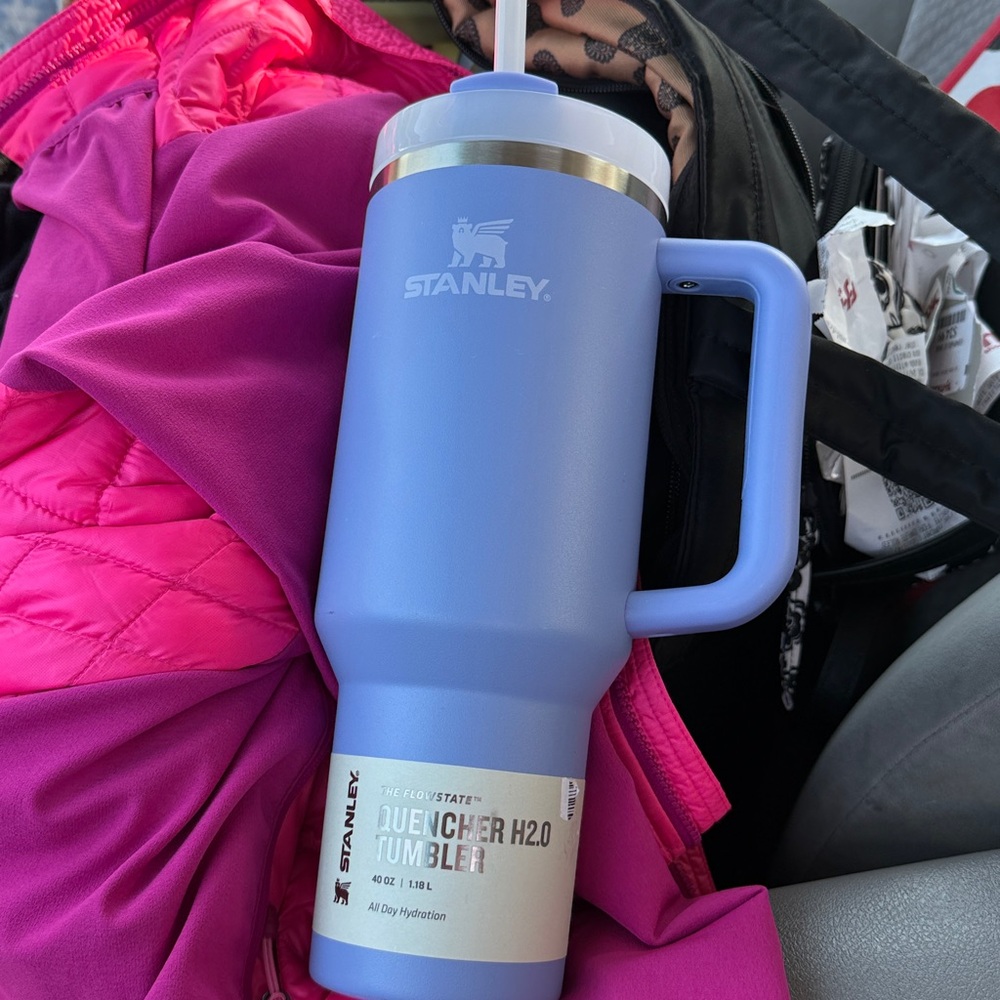 Hydrangea color 40oz Stanley quencher h2o tumbler with straw lid